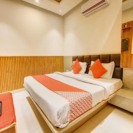 Hotel O Shri Sai Delhi  Eksteriør billede